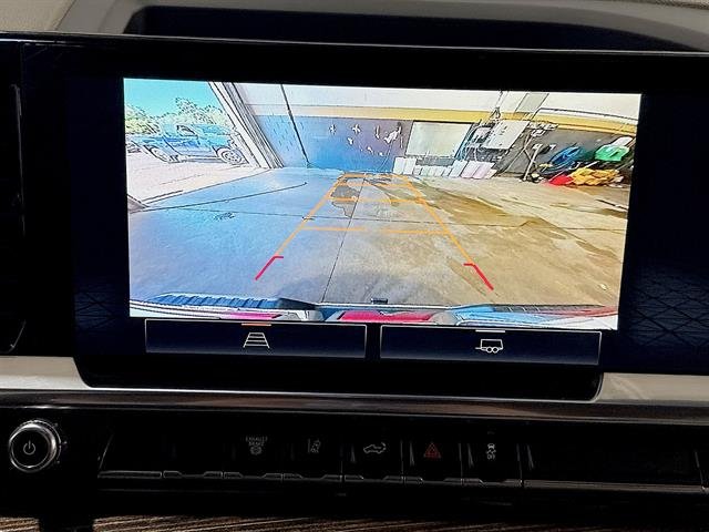 Used 2024 Summit White GMC SLE image 14