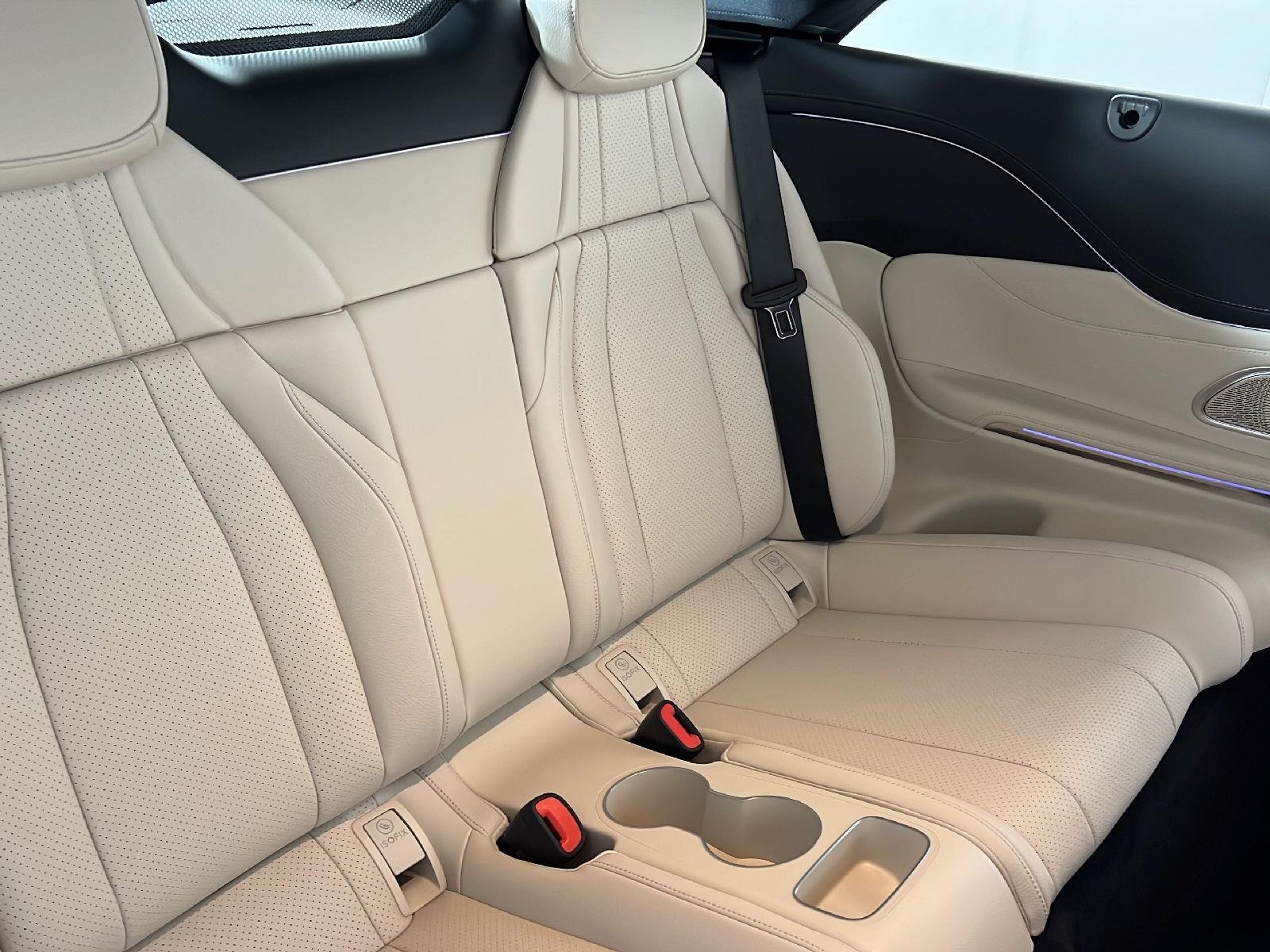 Used 2025 Polar White Mercedes-Benz CLE 300 image 36
