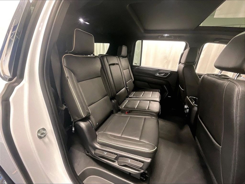 Used 2023 White GMC SLT image 16