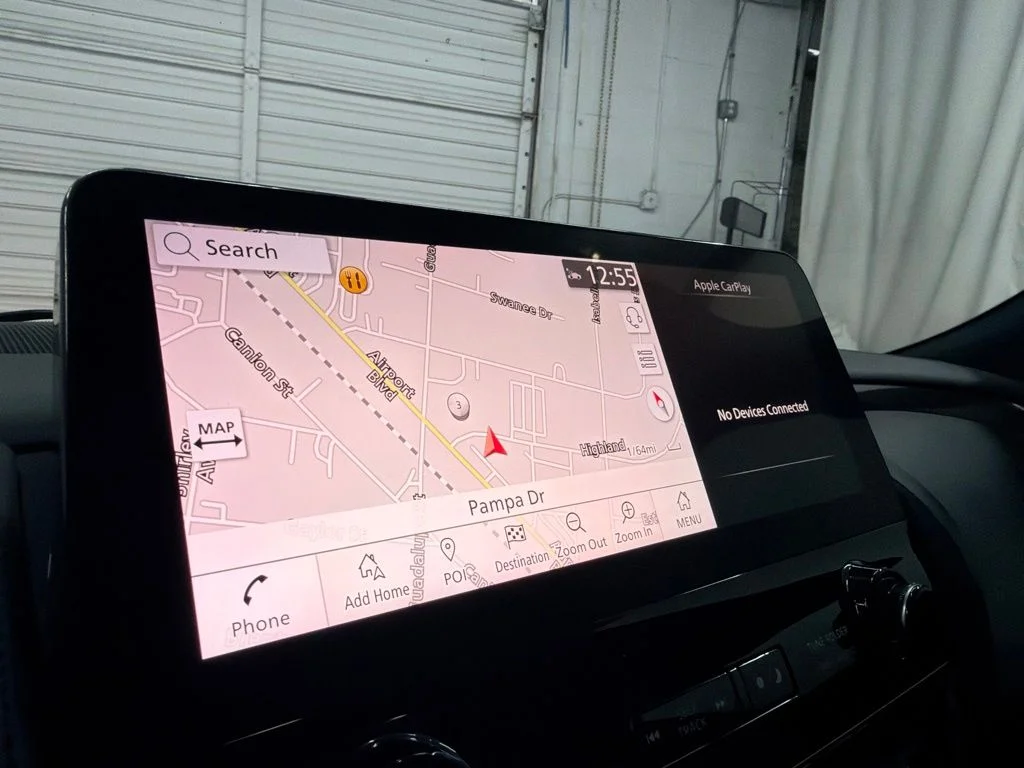 Used 2022 Gray Nissan SL image 18