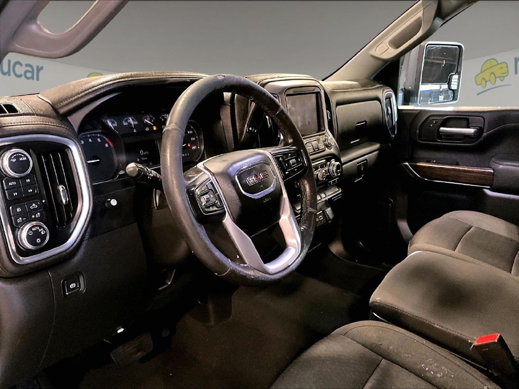 Used 2022 White GMC SLE image 8