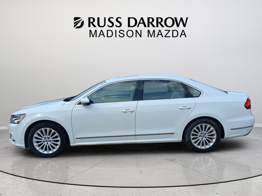 Used 2016 Volkswagen Passat SE with VIN 1VWBT7A33GC061950 for sale in Madison, WI