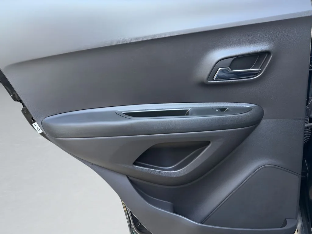 Used 2018 Black Chevrolet Premier image 21