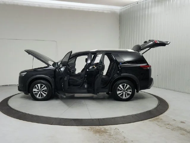 Used 2025 Black Nissan SL image 13