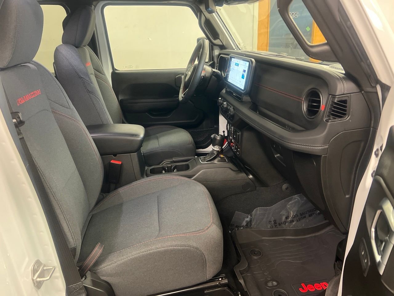 Used 2024 White Jeep Rubicon image 23