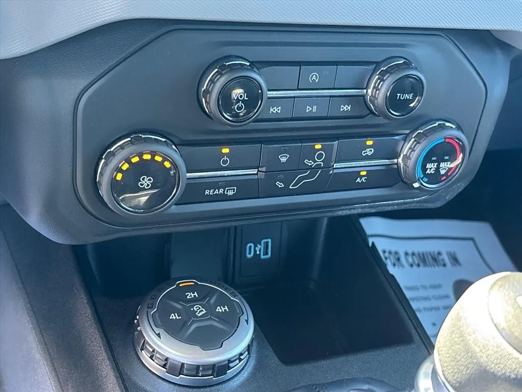 2021 Ford Bronco Base - Photo 28