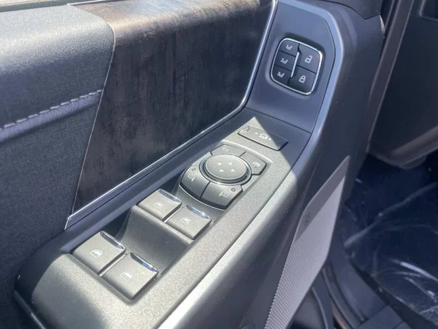 2025 Ford F-350 Super Duty Lariat - Photo 18