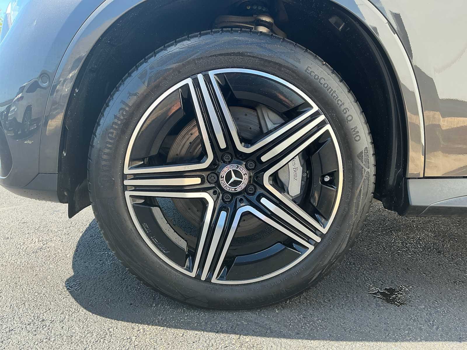 Certified Used 2023 Graphite Grey Metallic Mercedes-Benz GLC 300 image 9