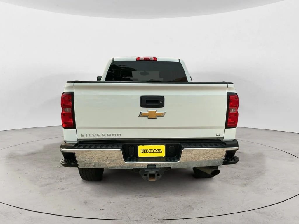 Used 2015 SUMMIT WHITE Chevrolet LT image 6