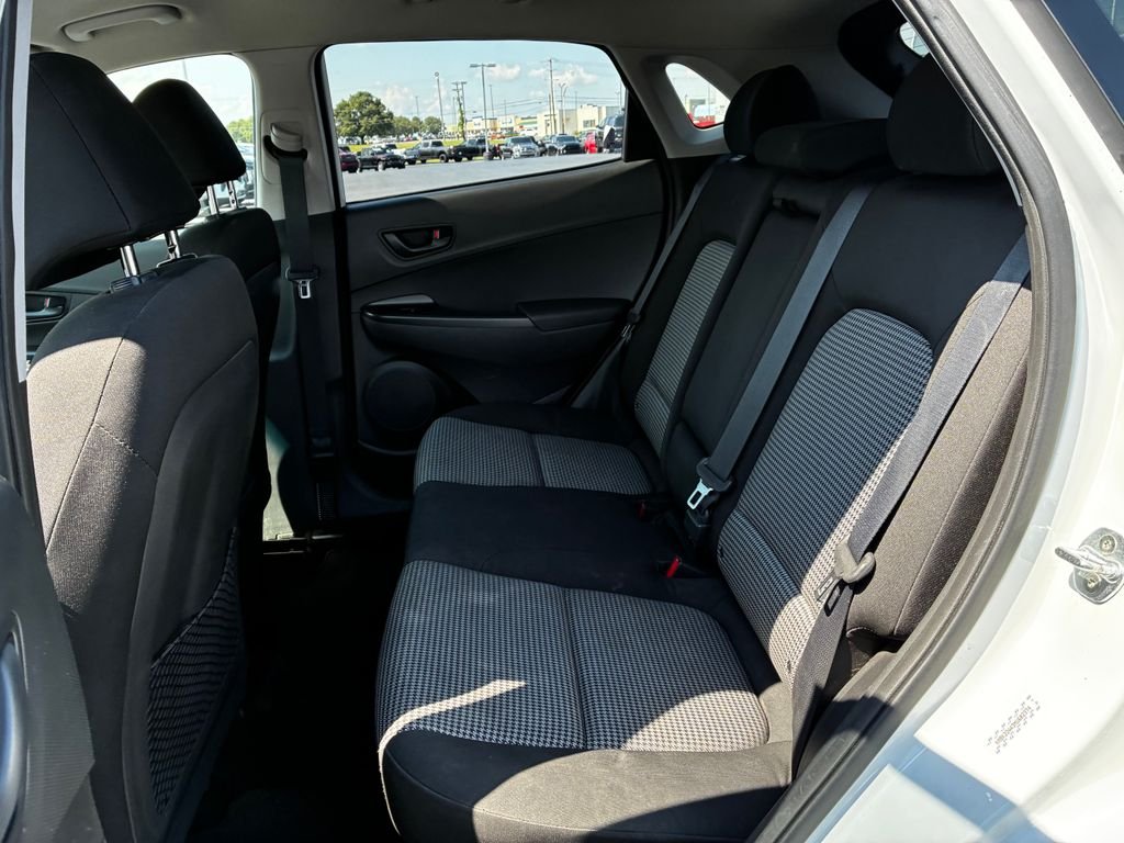 Used 2021 White Hyundai SEL image 18