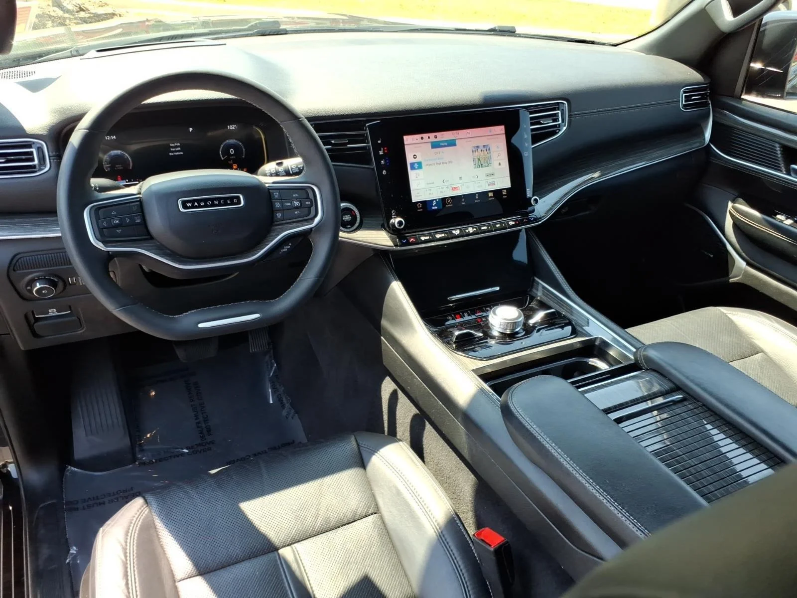 Used 2022 Diamond Black Crystal Pearlcoat Jeep Series III image 23