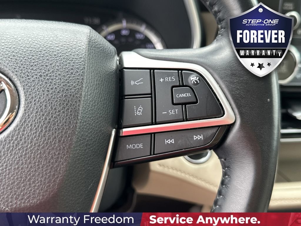 Used 2022  Toyota XLE image 22