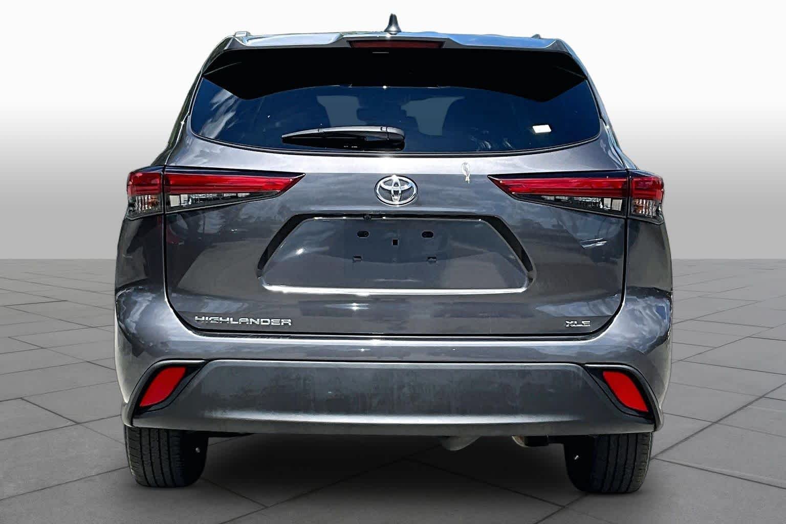 Used 2023 Magnetic Gray Metallic Toyota XLE image 5