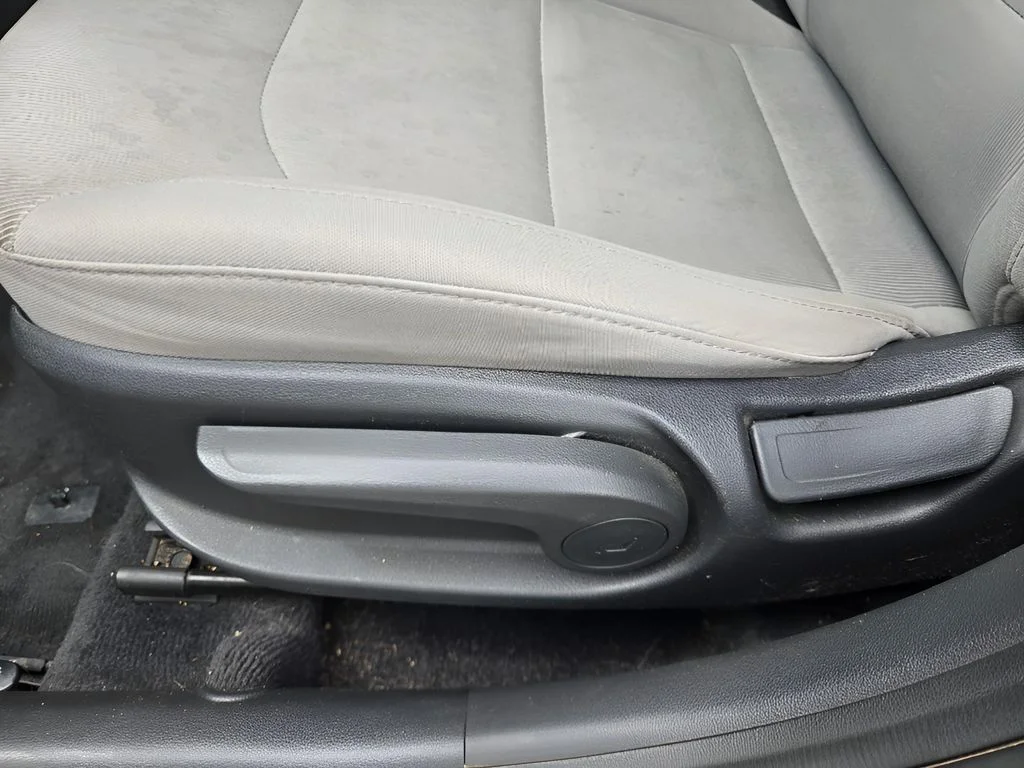 Used 2018 Lakeside Blue Hyundai SEL image 23