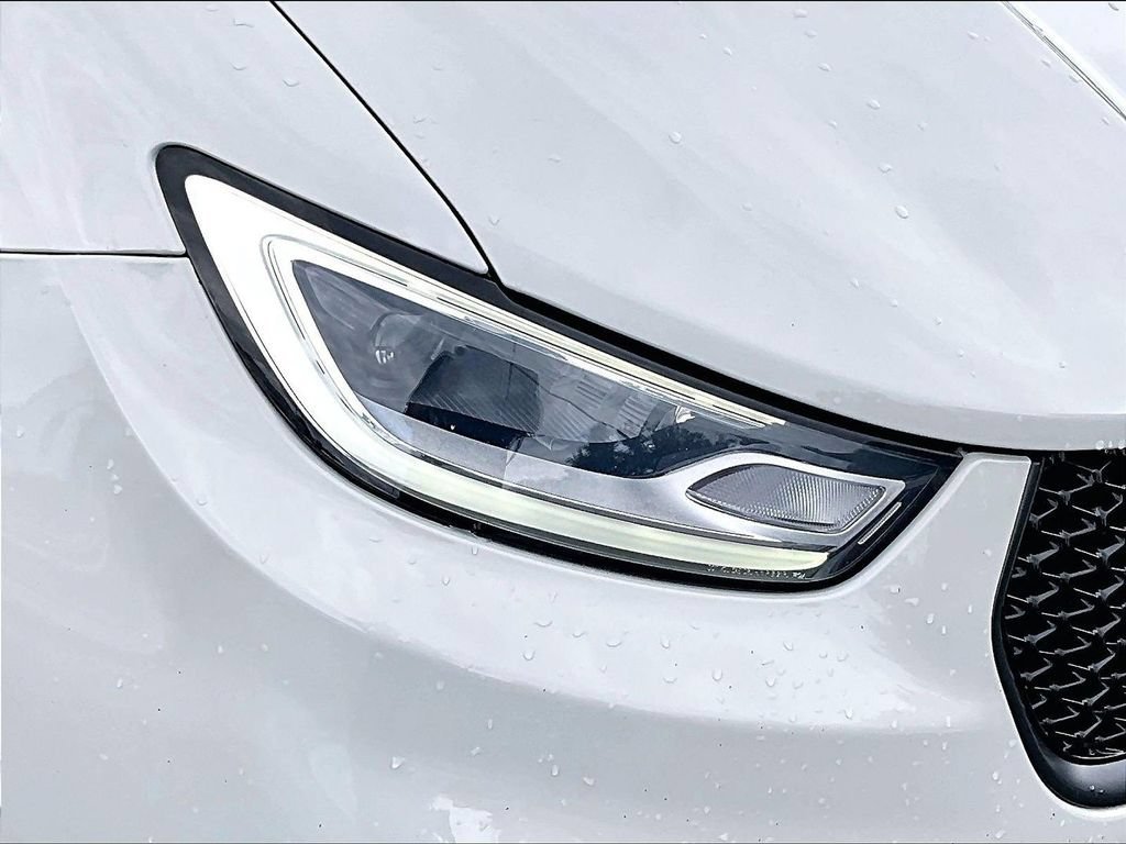 Used 2021 Luxury White Pearlcoat Chrysler Hybrid Touring image 30