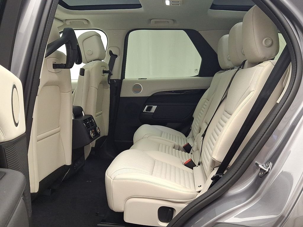 New 2026 Eiger Grey Land Rover S image 6