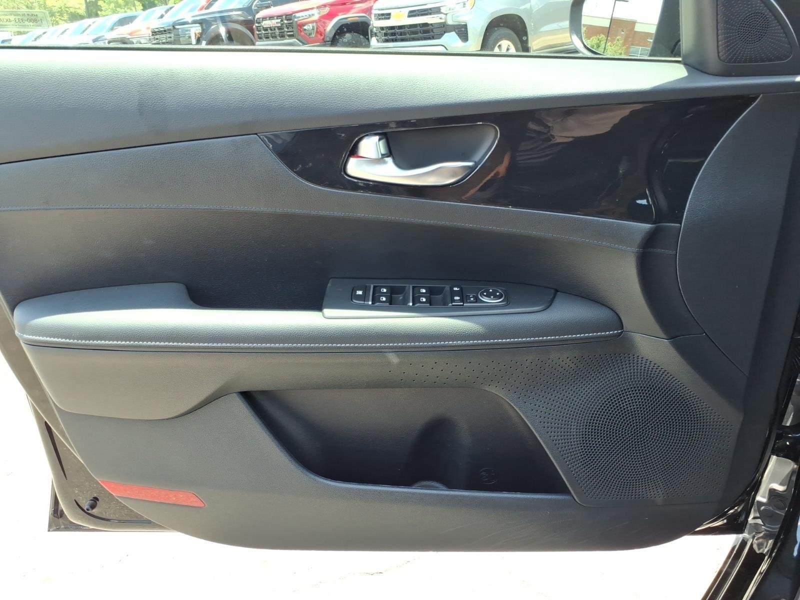 Used 2024 Aurora Black Pearl Kia GT-Line image 26