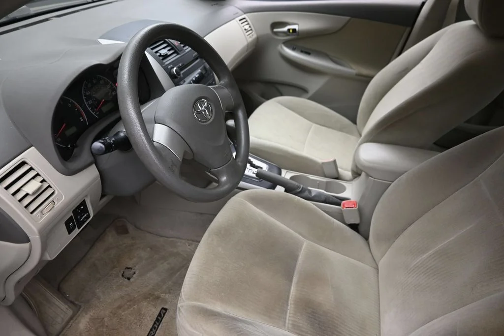 Used 2010  Toyota S image 17