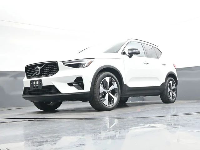 Used 2023  Volvo Ultimate image 35