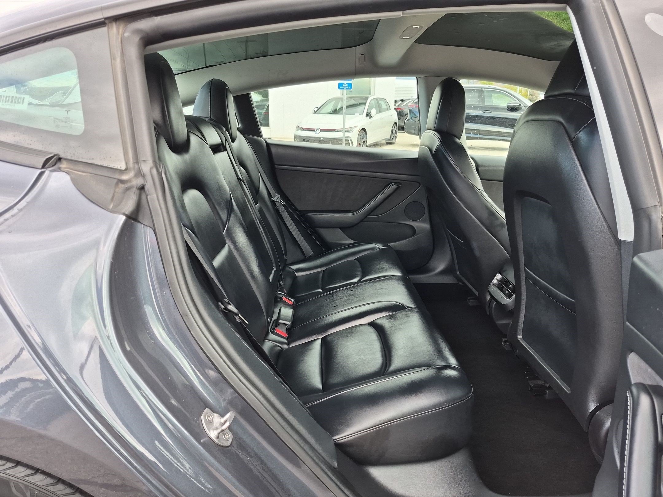 Used 2022 Midnight Silver Metallic Tesla Long Range image 30
