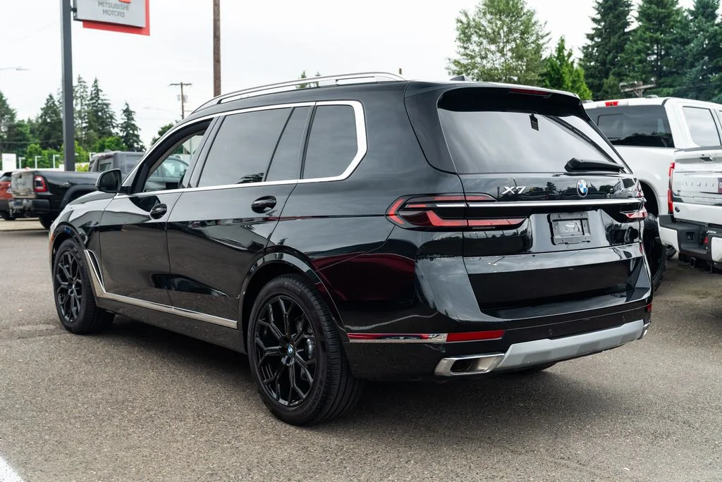 Used 2023 Black BMW xDrive40i image 5