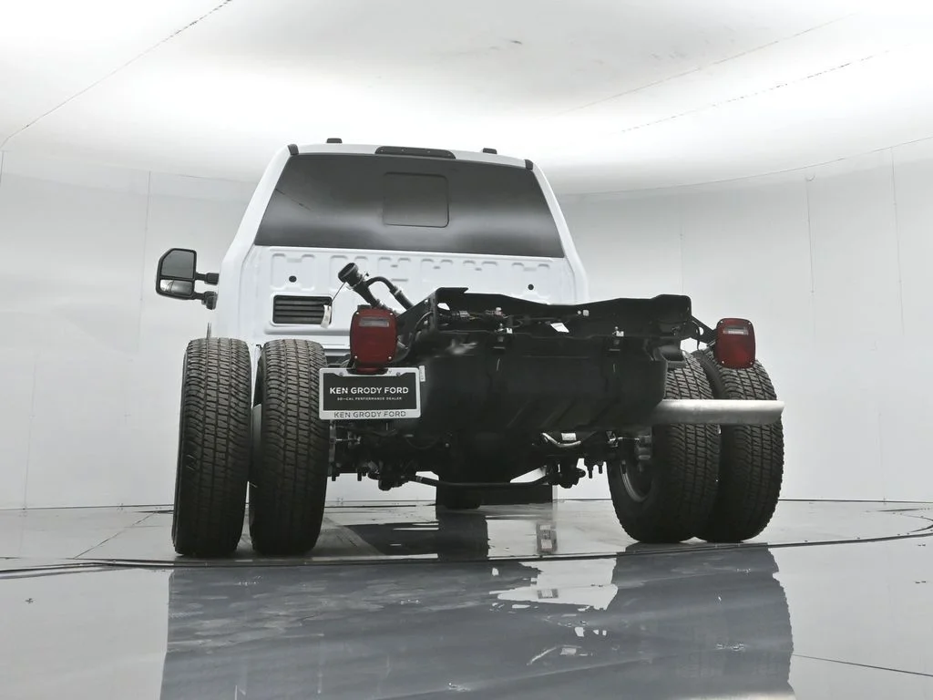 New 2026 Oxford White Ford XL image 45