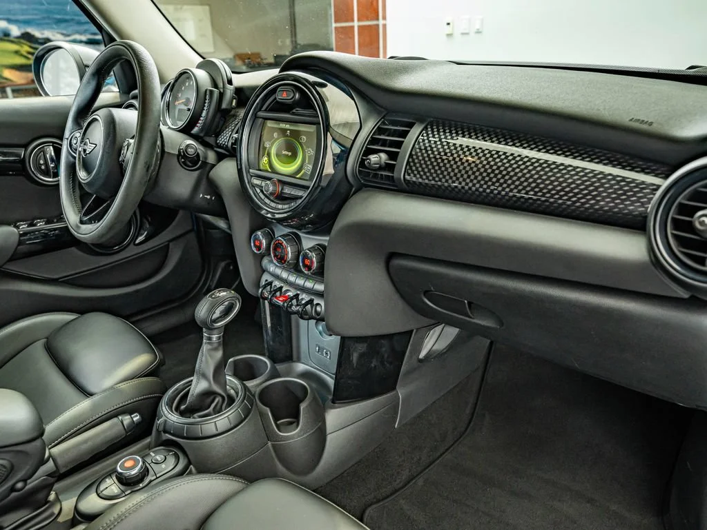 Used 2016 Electric Blue Metallic MINI  image 35