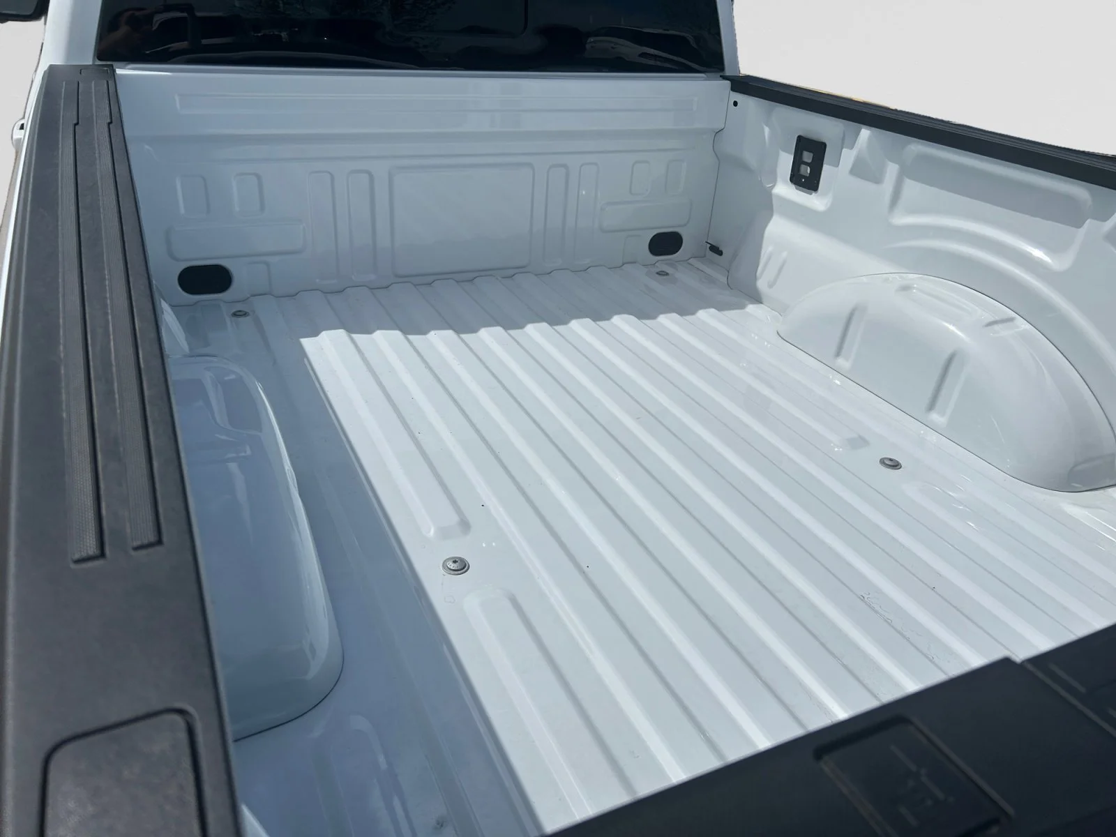 New 2026 Oxford White Ford XLT image 10