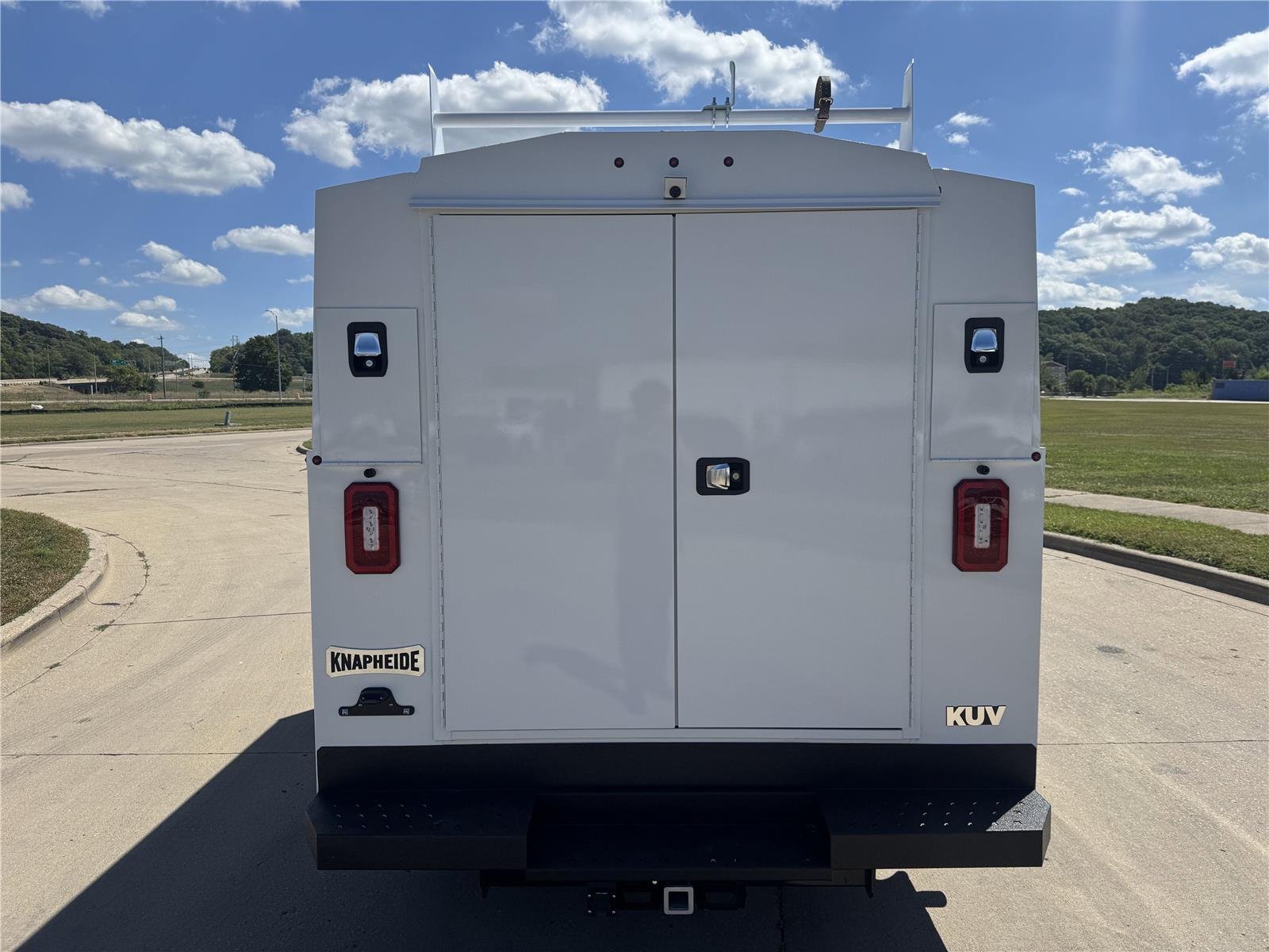 New 2026 Oxford White Ford Base image 3