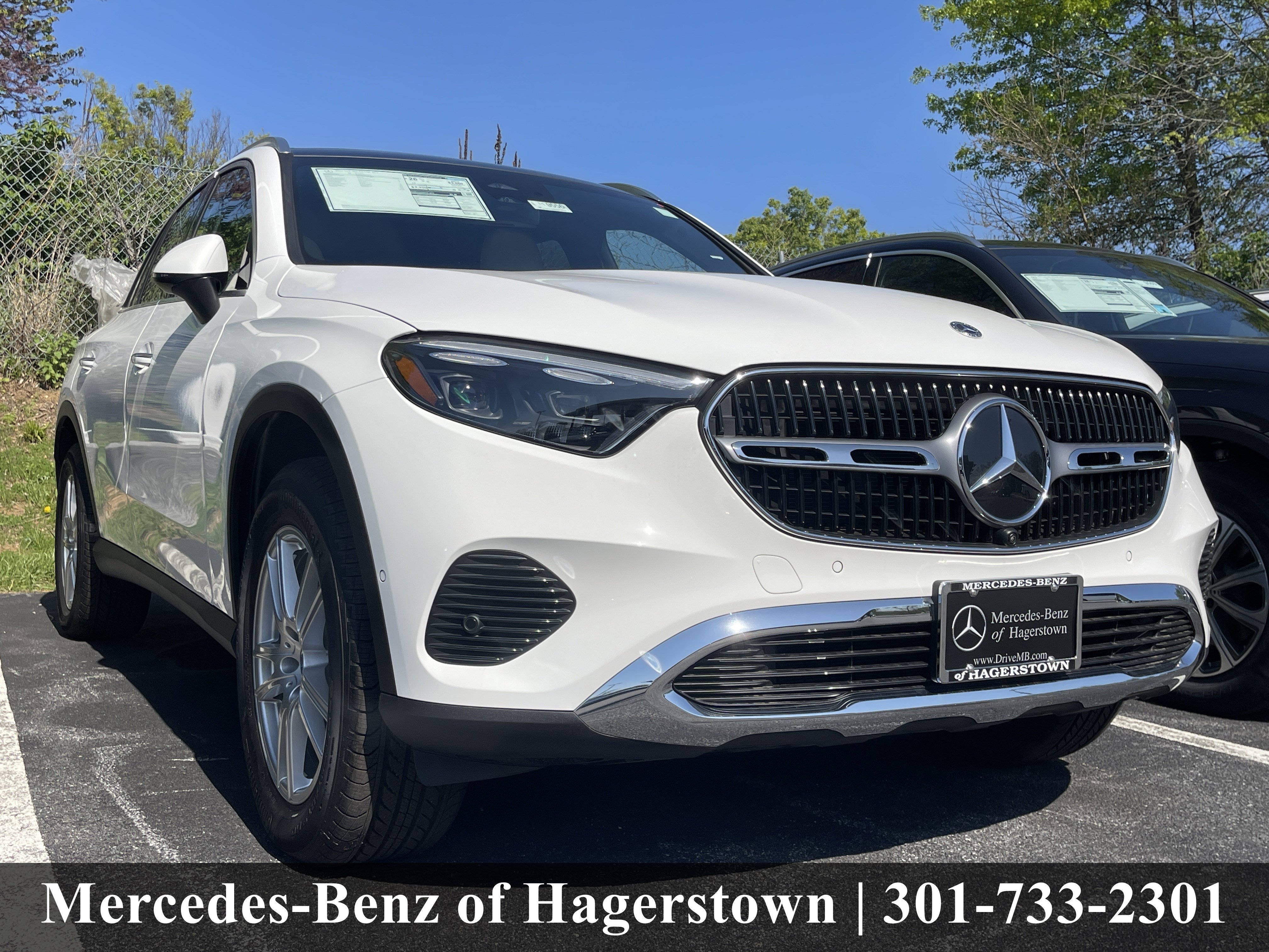 New 2026 Polar White Mercedes-Benz GLC 300 image 11