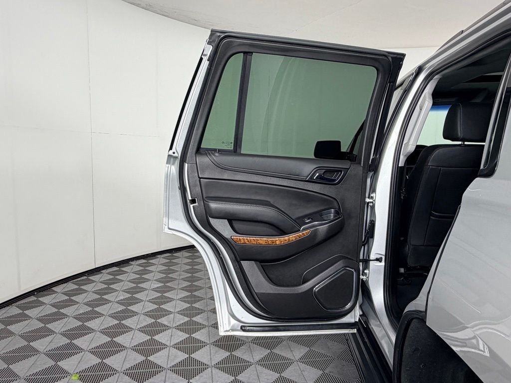Used 2019 Silver Chevrolet Premier image 24