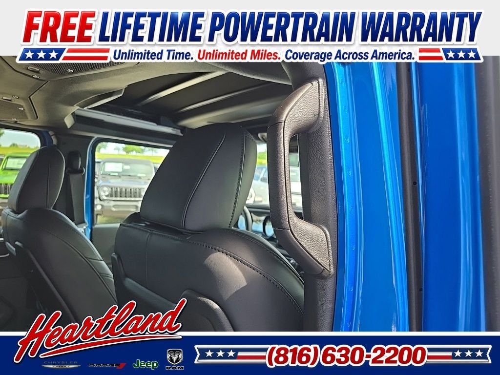 New 2026 Hydro Blue Pearl-Coat Exterior Paint Jeep Rubicon image 95