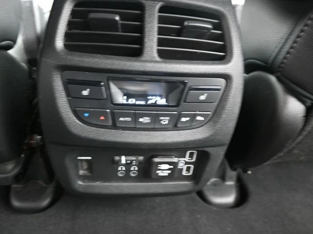 Used 2021  Honda Elite image 15