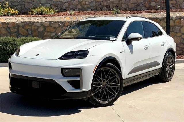 2025 Porsche Macan Turbo Electric