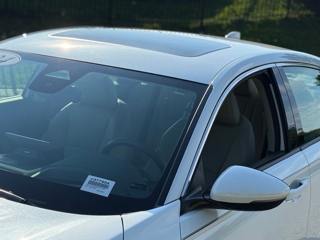 Used 2024  Honda Touring image 8