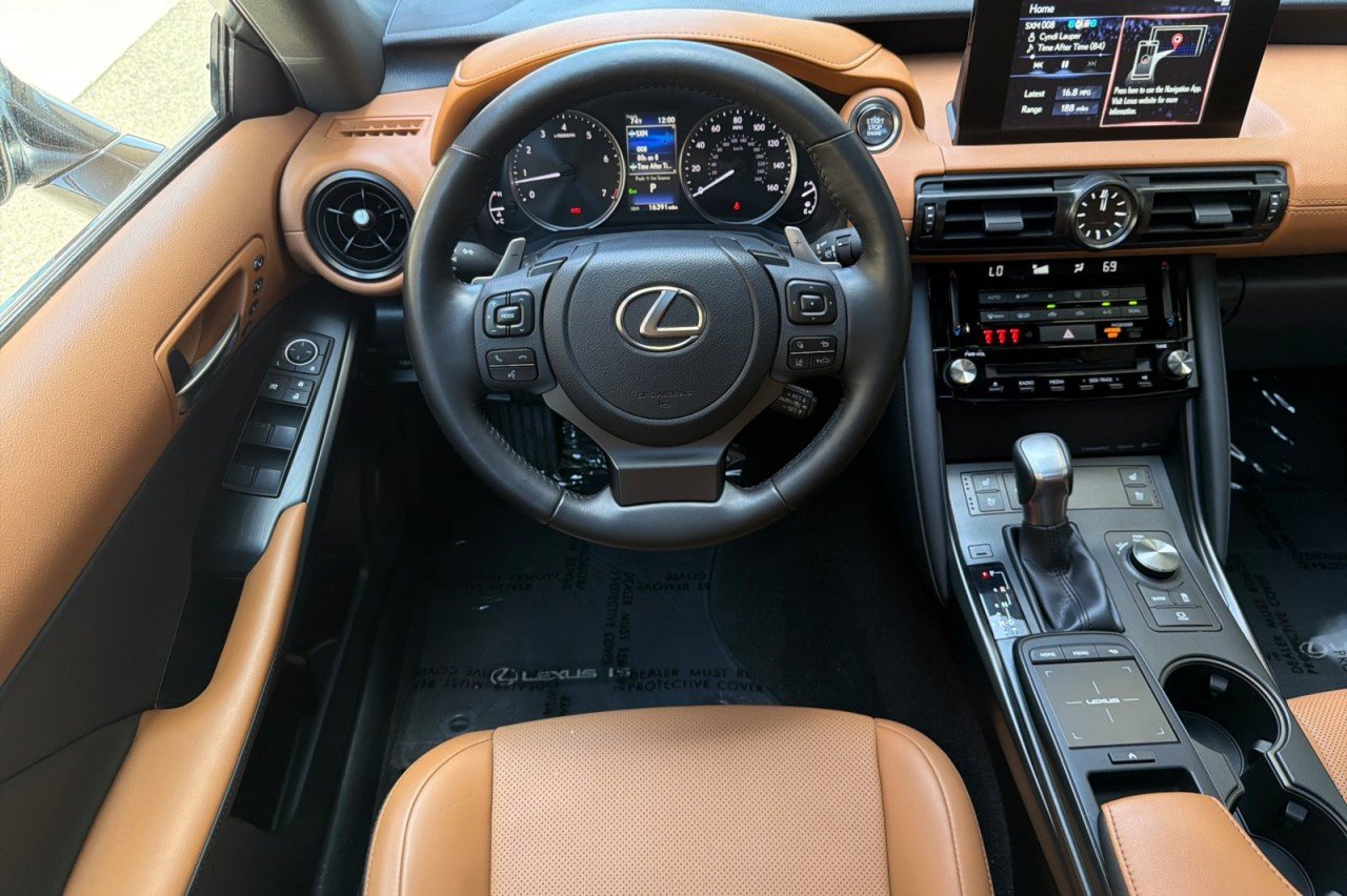 Used 2024  Lexus IS 300 image 13