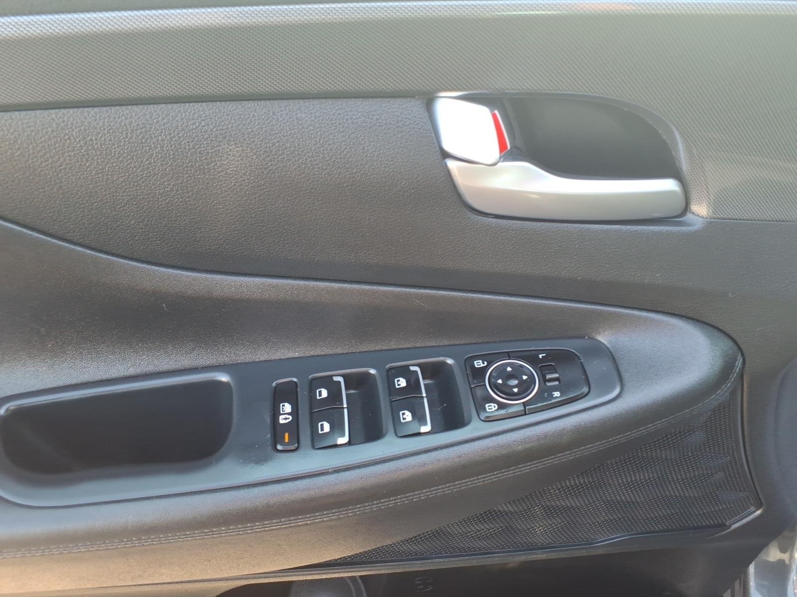 Certified Used 2022 Gray Hyundai SEL image 25