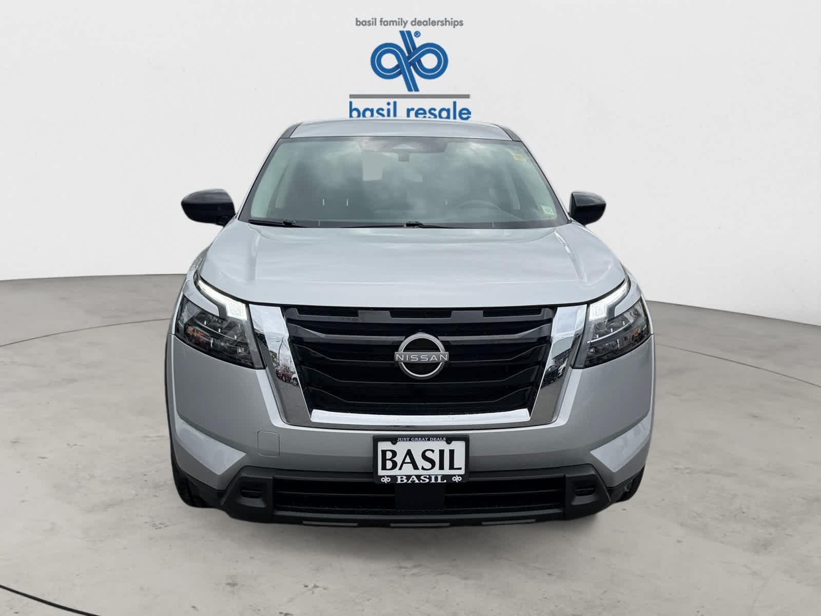 Used 2024 Brilliant Silver Metallic Nissan S image 9