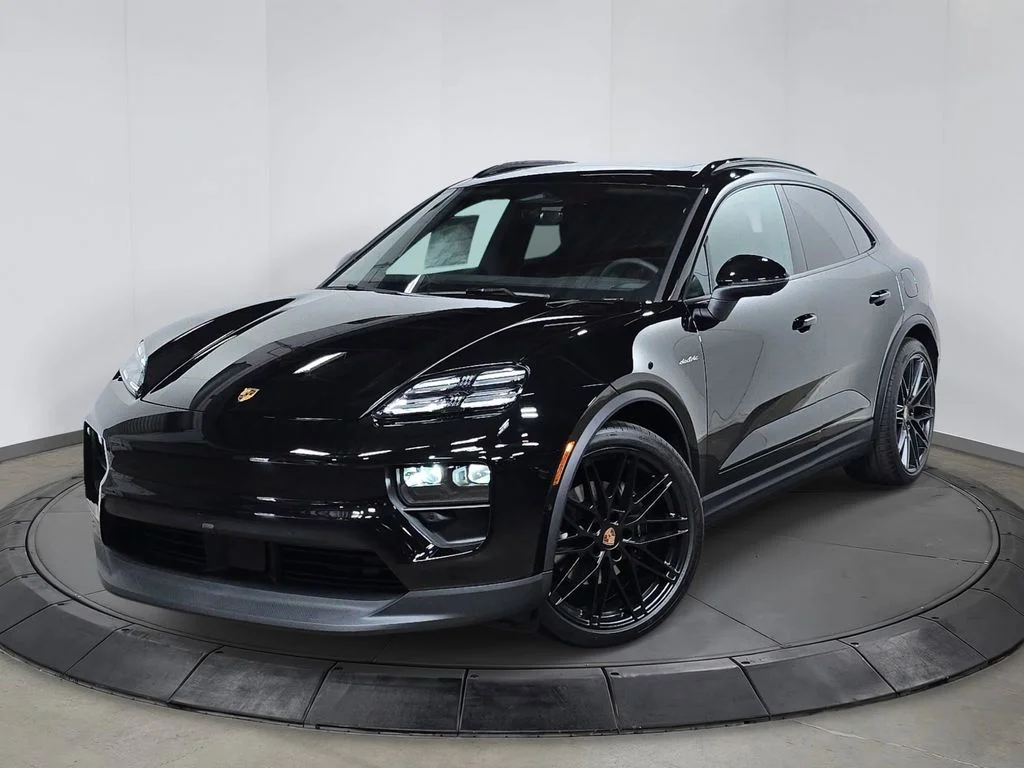 2026 Porsche Macan Base