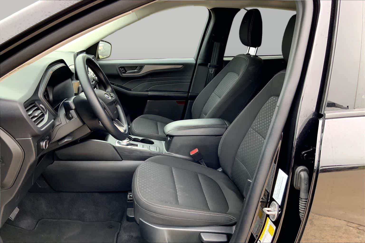 Used 2025 Agate Black Ford Active image 8