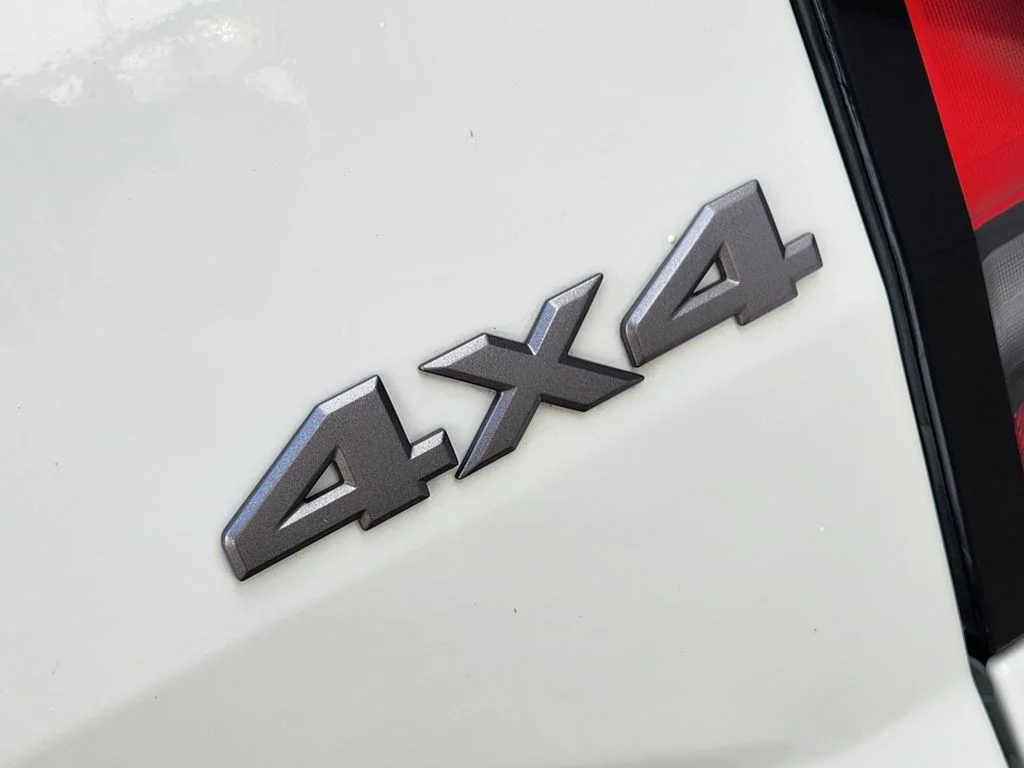Used 2025 White Nissan SV image 12