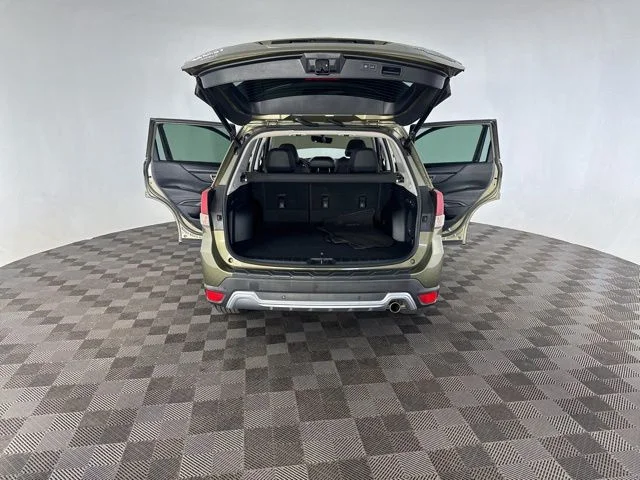 Used 2022 Brown Subaru Touring image 17