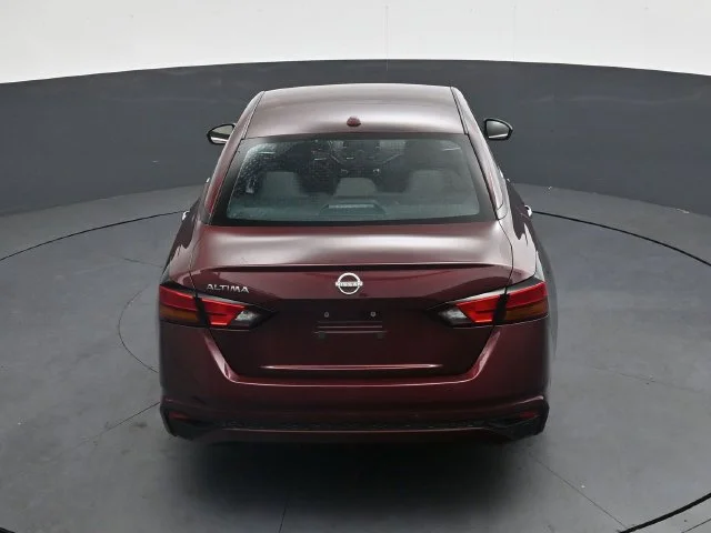 Used 2025 Red Nissan 2.5 SV image 25