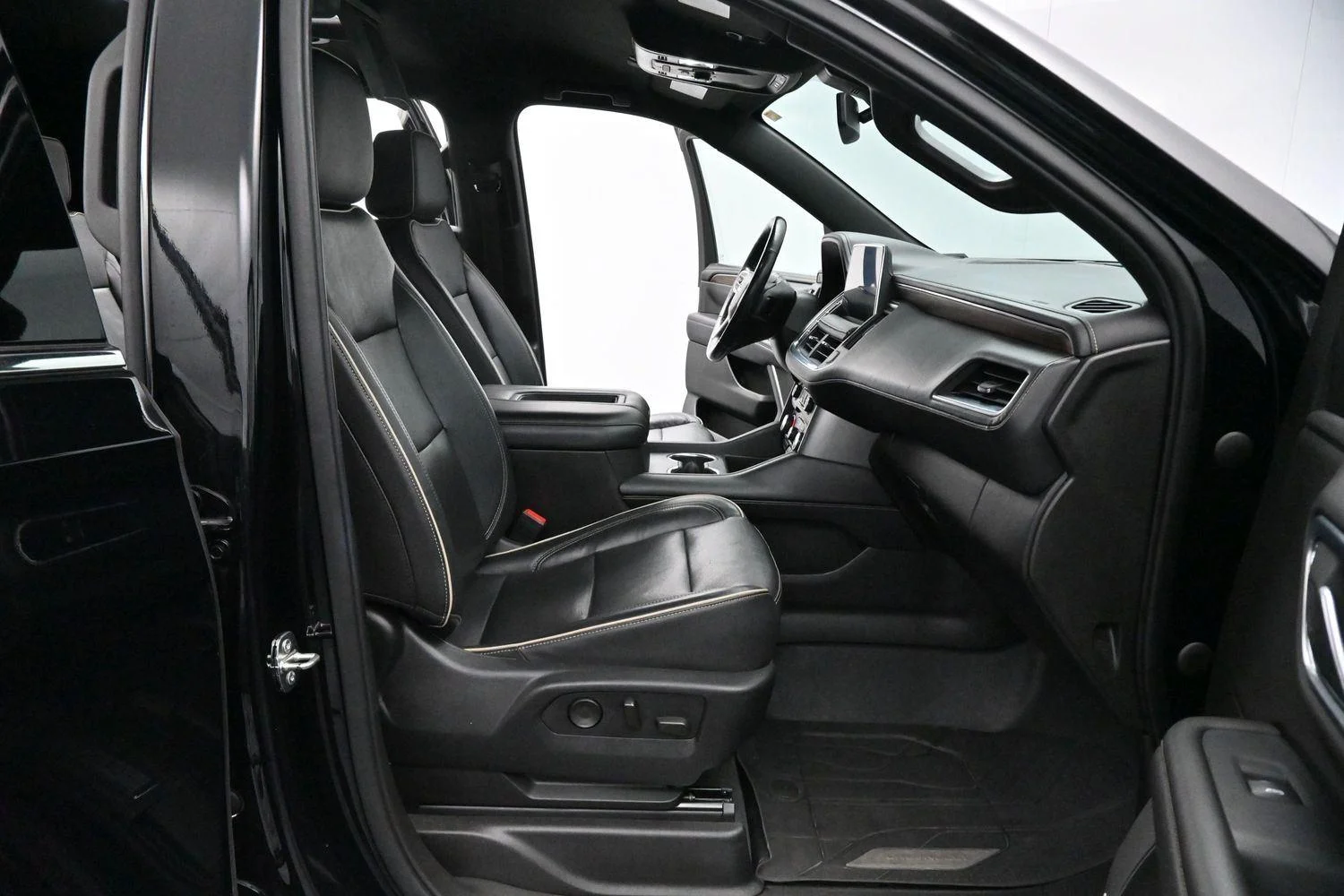 Used 2021 BLACK Chevrolet Premier image 36