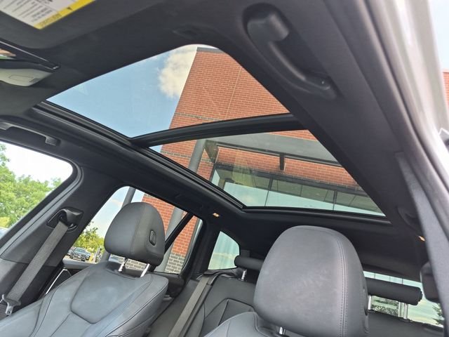 Used 2021 Silver BMW xDrive30i image 12