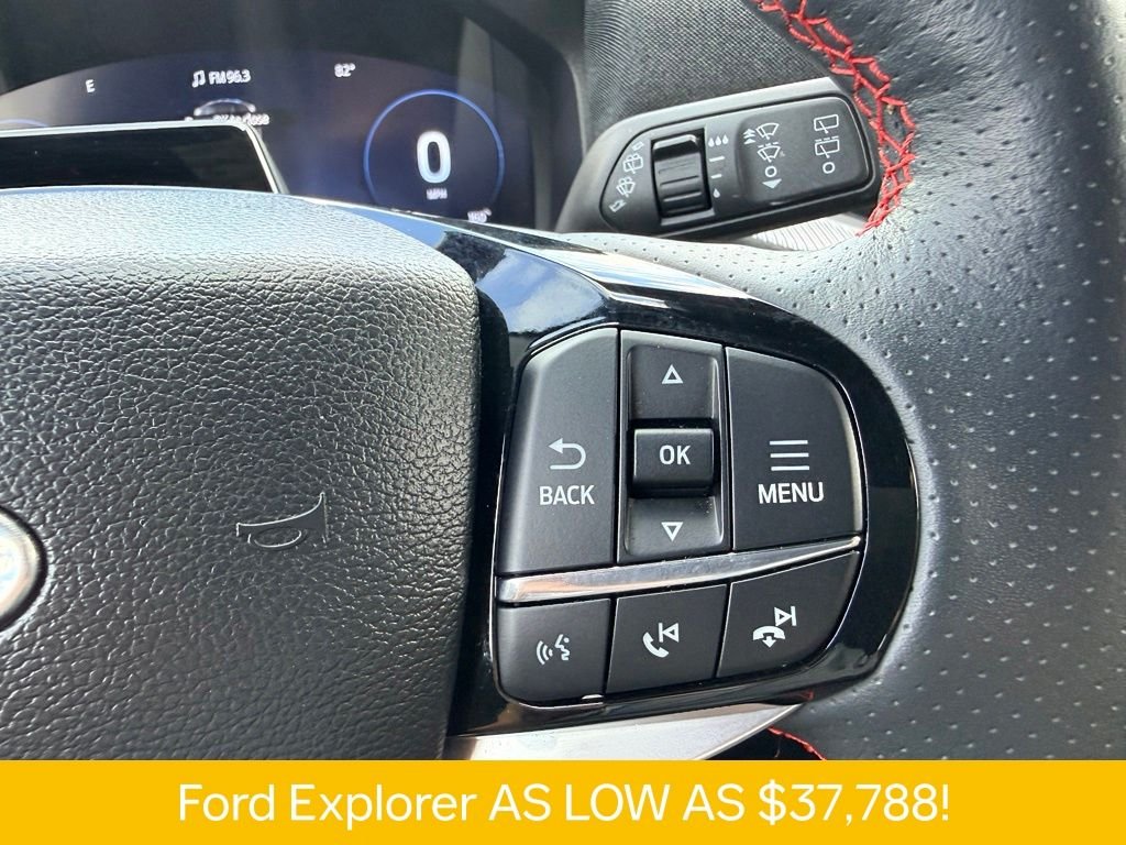 Used 2025 Gray Ford ST-Line image 25