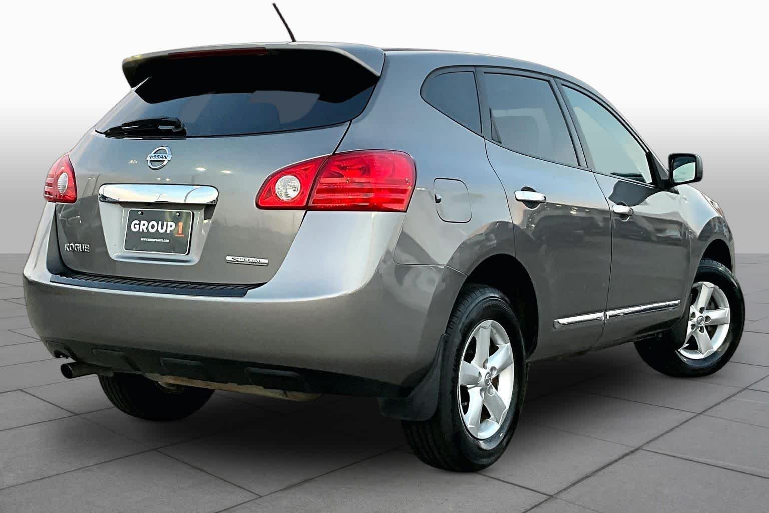 Used 2012 Platinum Graphite Nissan S image 13