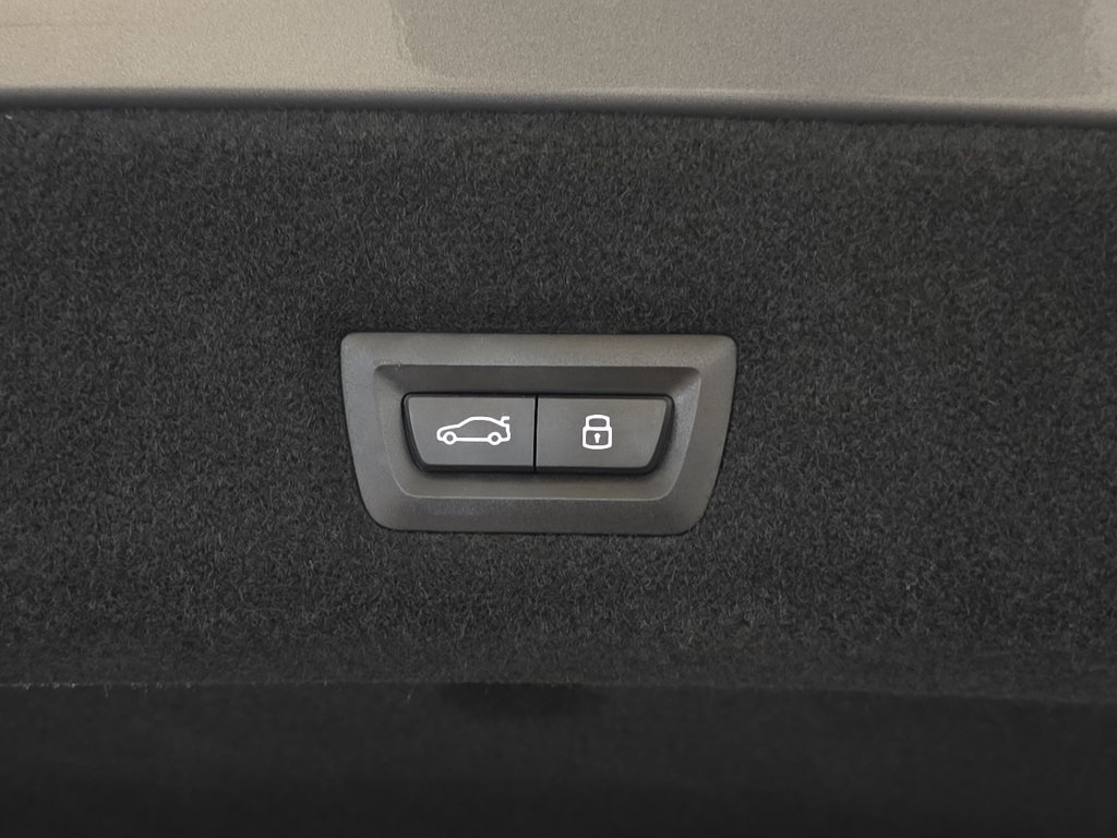 Certified Used 2024 Oxide Grey Met BMW 760i xDrive image 31