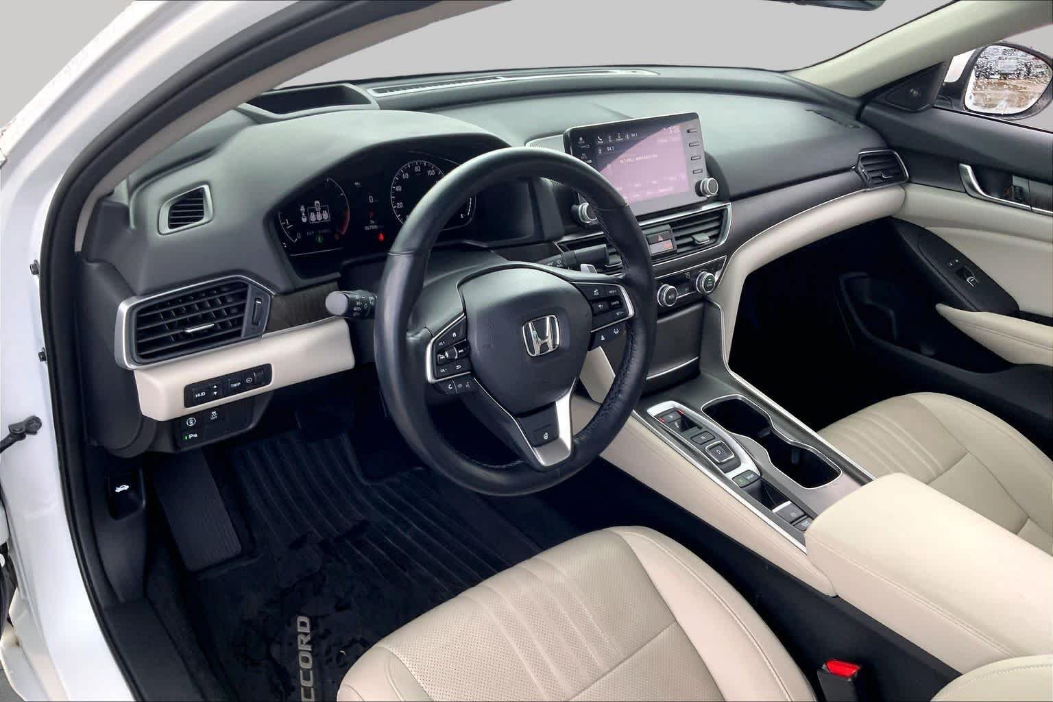 Used 2022 Platinum White Pearl Honda Touring image 16