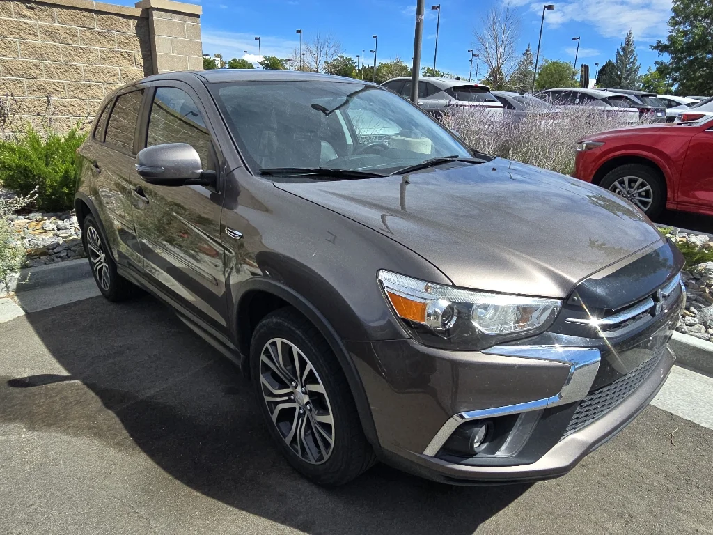 Used 2018 Quartz Brown Metallic Mitsubishi SE 2.4 image 7